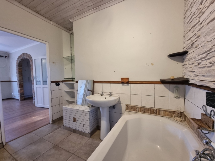 4 Bedroom Property for Sale in Table View Western Cape